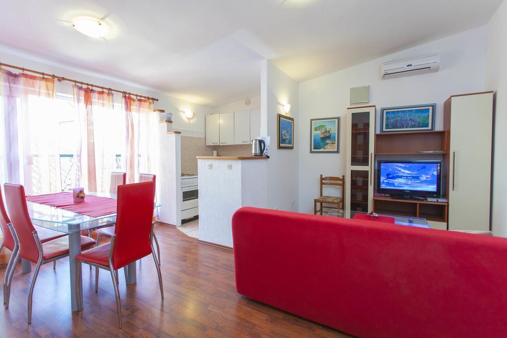Carolija Apartment Makarska Chambre photo